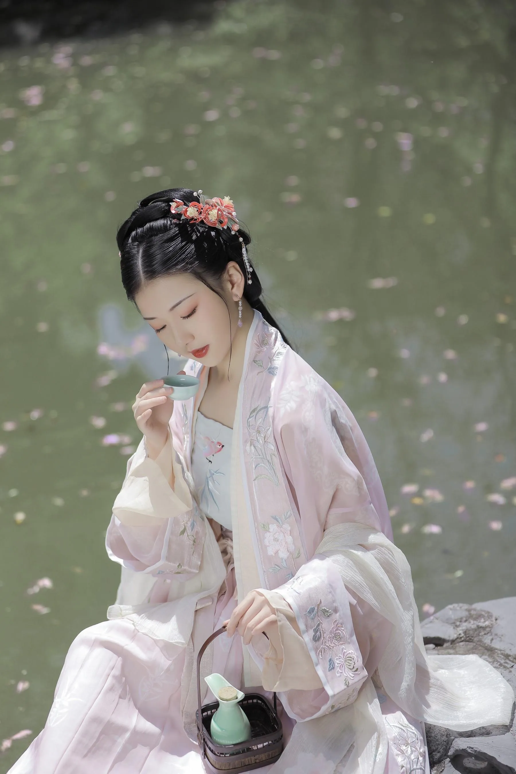 [艺图语] 2022.06.03 落花风 酸辣湯兒 [27P]插图2